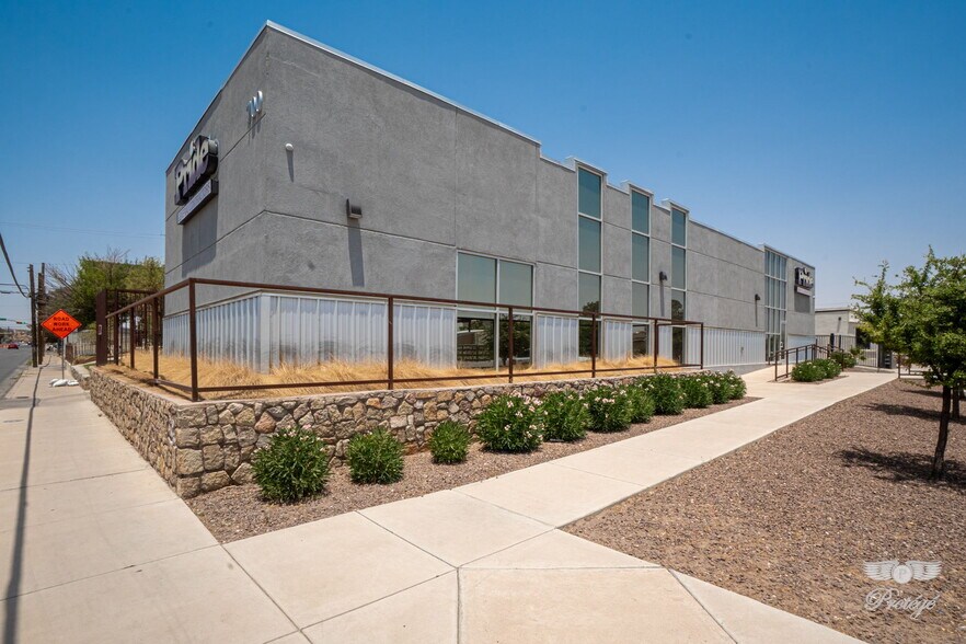 More Photos Of 700 N Copia St, El Paso Office For Sale