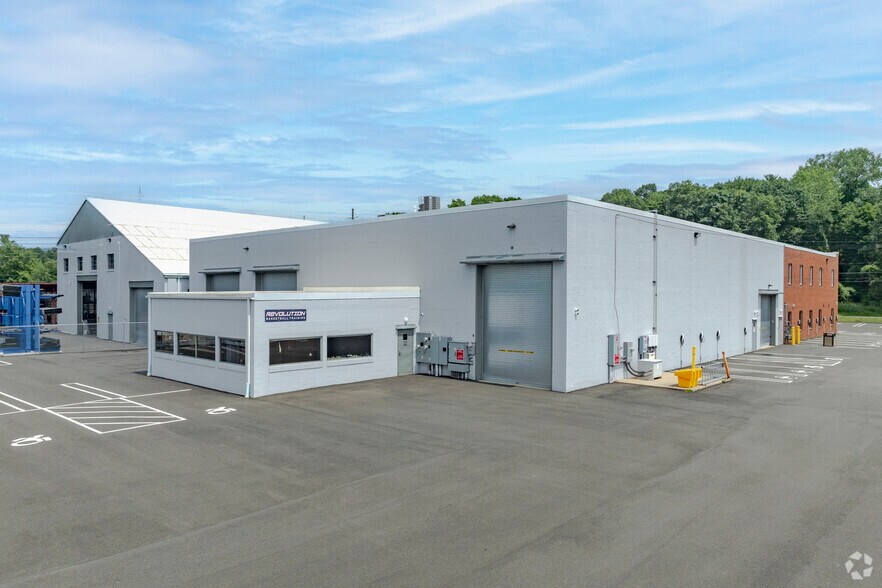 More Photos Of 252-262 Depot Rd, Milford Light Distribution For Lease