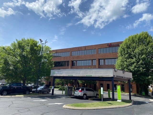 More Photos Of 101 E Washington St, Greenville Office For Lease