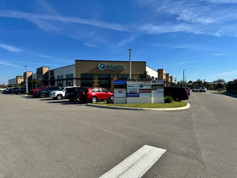 More Photos Of 1260 NE 8th St, Cape Coral General Retail For Lease