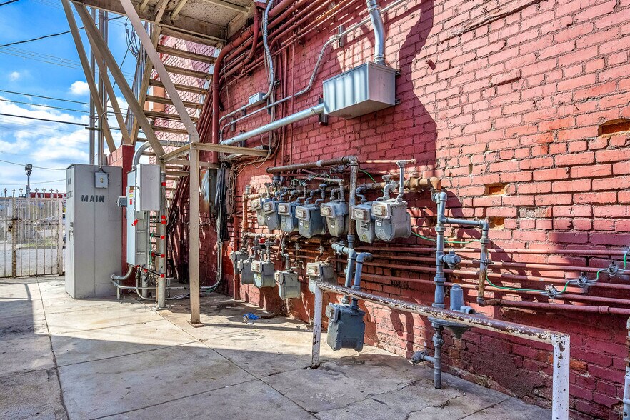 More Photos Of 5734 Broadway, Los Angeles Storefront Retail Residential For Sale