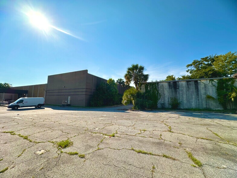 More Photos Of 311 W Central, Valdosta Manufacturing For Sale