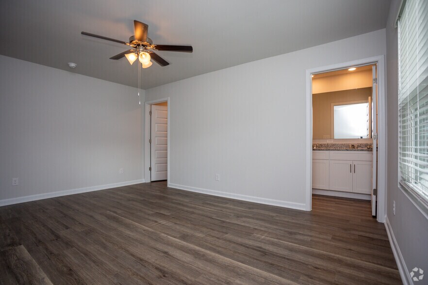More Photos Of 507 Satinwood Cir, Graniteville Apartments For Sale