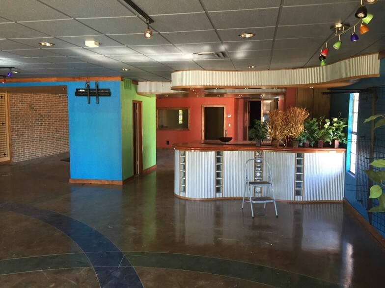 More Photos Of 1411 NW 33rd St, Lawton Flex For Sale