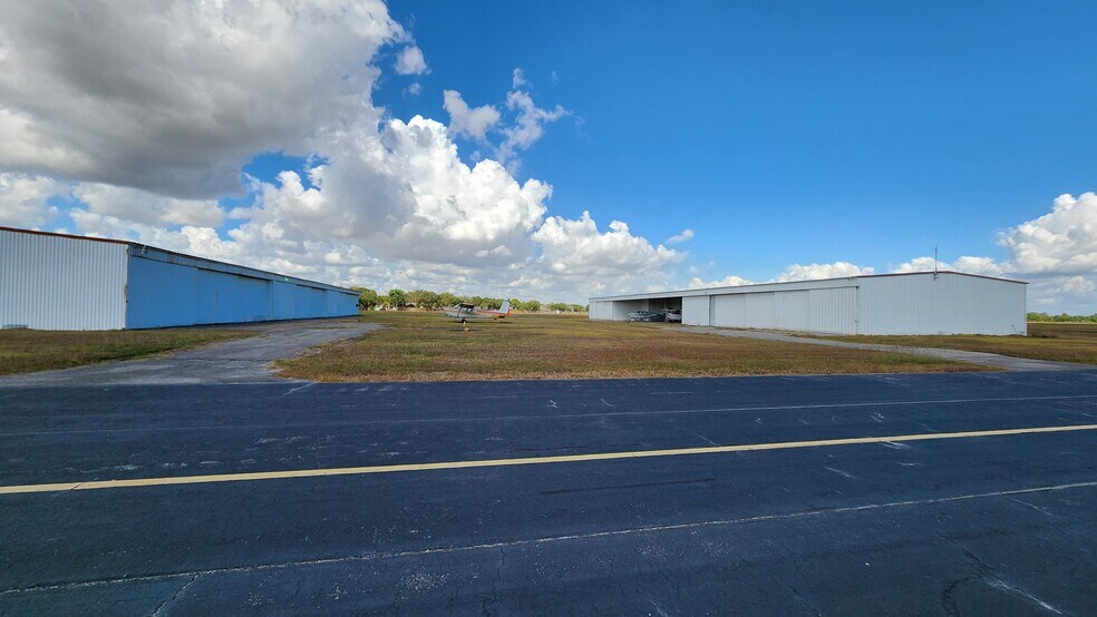 More Photos Of 202 N Farrington, La Porte Specialty For Sale