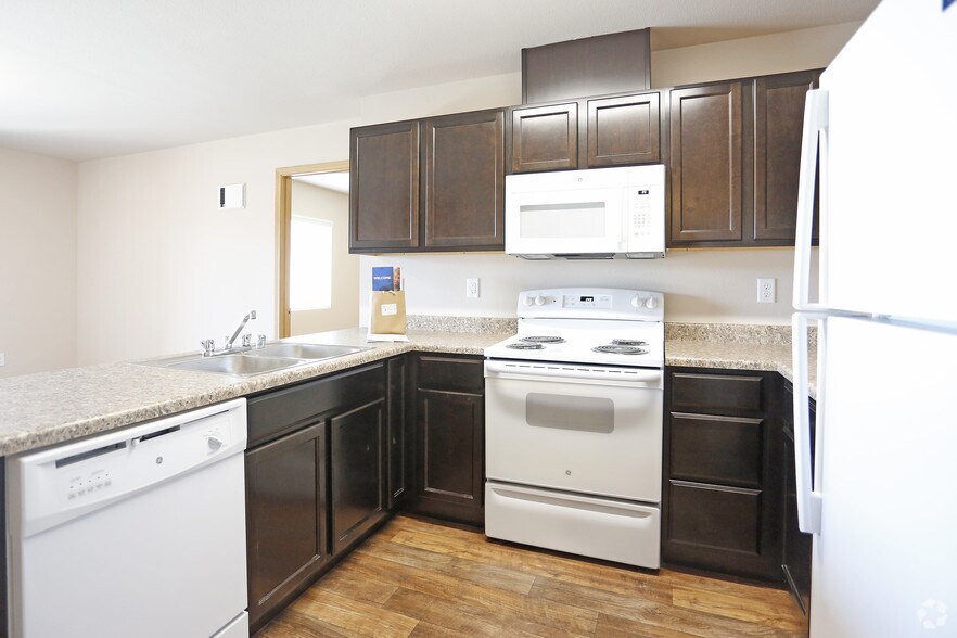 More Photos Of 215 University Dr, Richland Apartments For Sale