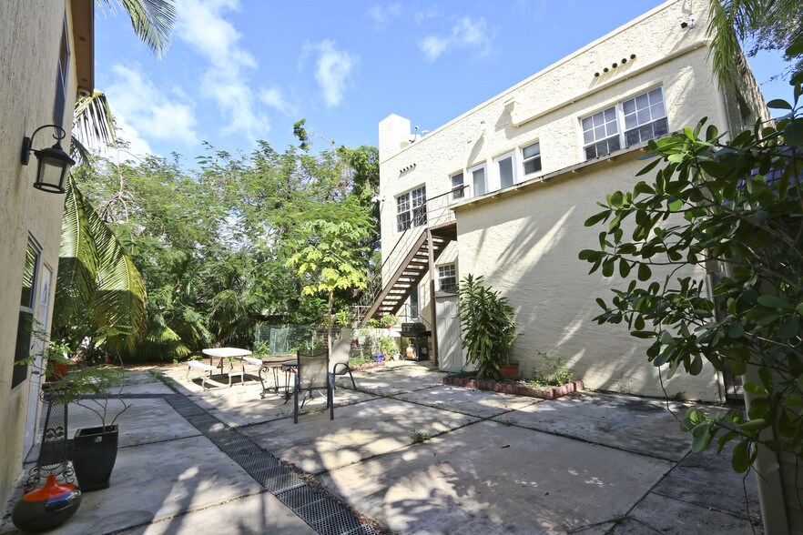 More Photos Of 2630 Natoma St, Coconut Grove Apartments For Sale