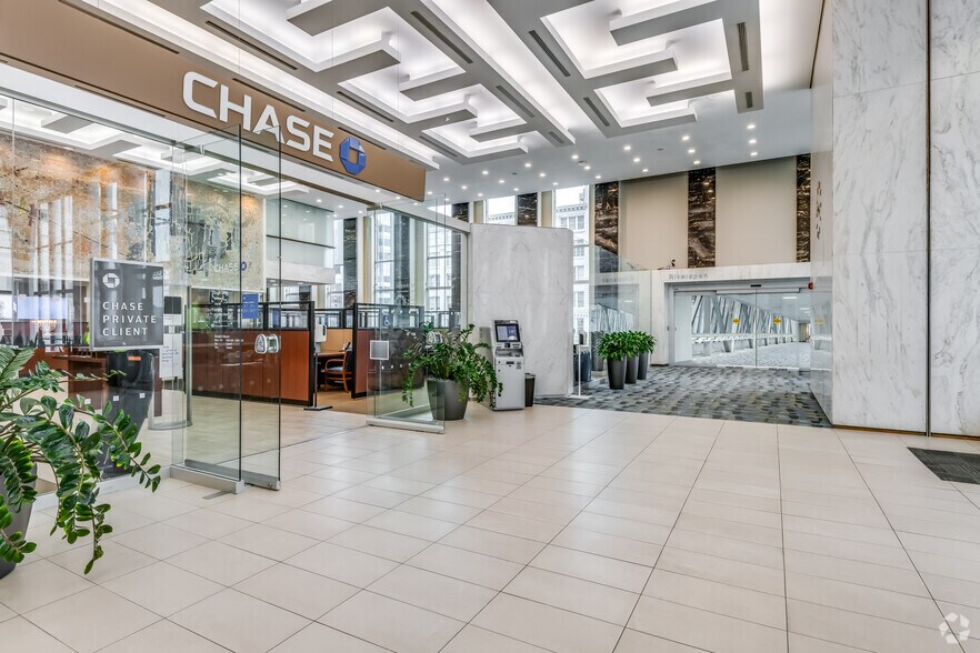 More Photos Of 111 E Wisconsin Ave, Milwaukee Office For Lease