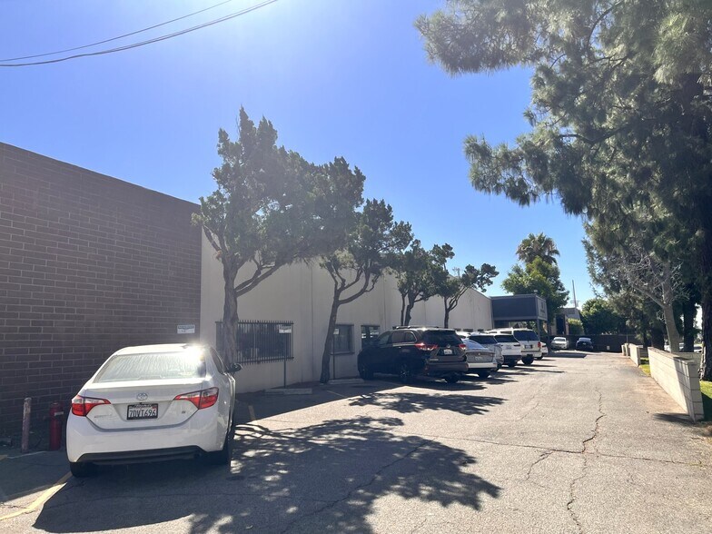 More Photos Of 12970 Bradley Ave, Sylmar Warehouse For Sale