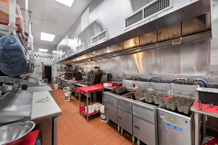 More Photos Of 45 Carmans Rd, Massapequa Restaurant For Sale