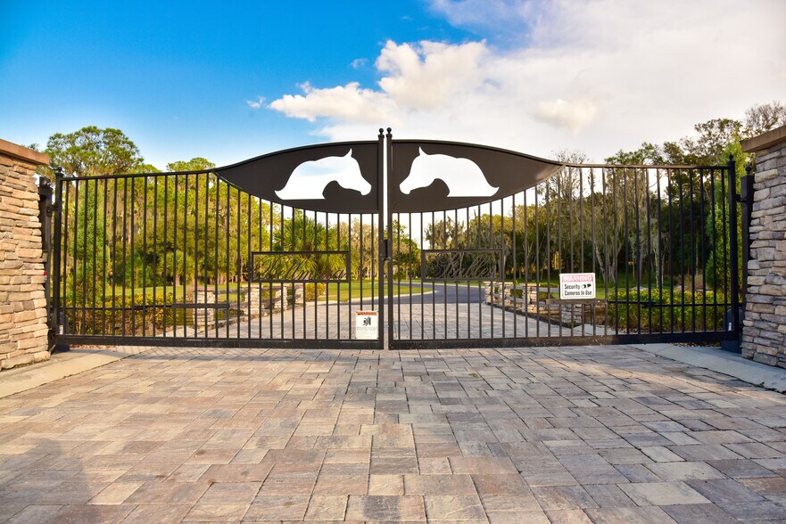 More Photos Of 13038 County Rd 39, Lithia Horse Stables For Sale