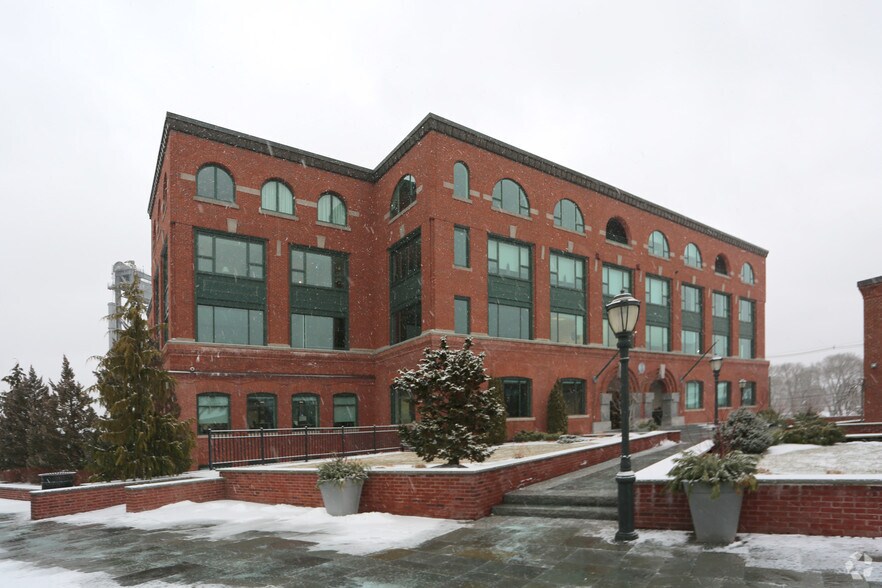 Primary Photo Of 1 Harbour Pl, Portsmouth Office For Lease