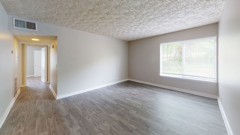 More Photos Of 1001 W 9th St, Russellville Apartments For Sale