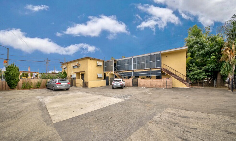 More Photos Of 3125 London St, Los Angeles Apartments For Sale