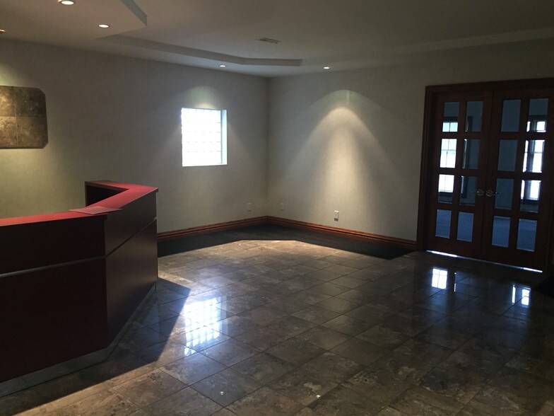 More Photos Of 805 Hillsdowne Rd, Westerville Medical For Sale