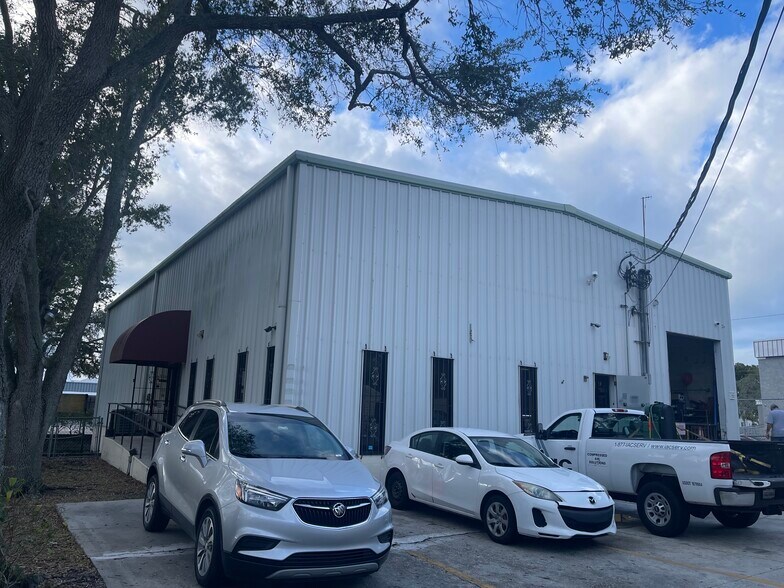 More Photos Of 5110 S Westshore Blvd, Tampa Warehouse For Lease