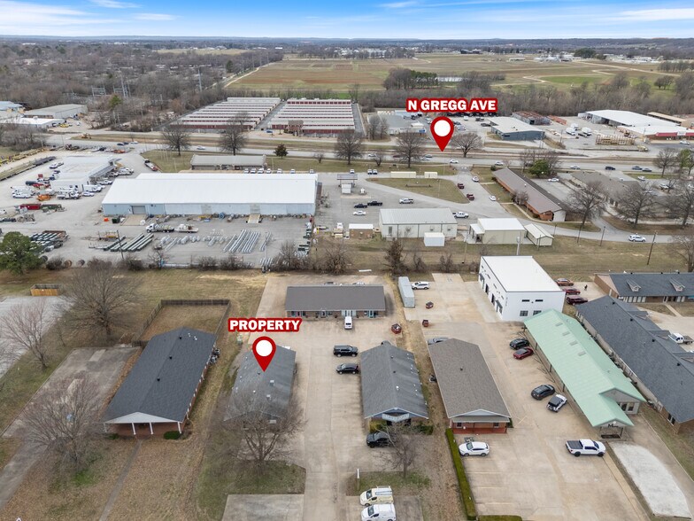 More Photos Of 79 Colt Square Dr, Fayetteville Unknown For Lease