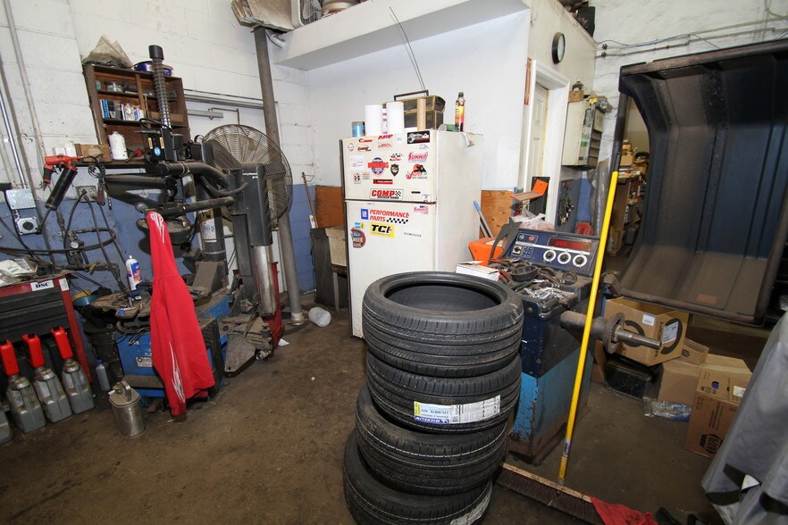 More Photos Of 2140 Conway Wallrose Rd, Freedom Auto Repair For Sale