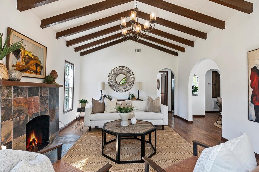 More Photos Of 2201 Avon St, Los Angeles Multifamily For Sale