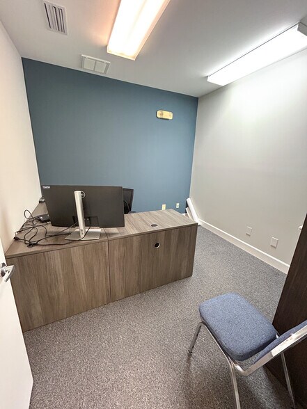 More Photos Of 3512 Godwin Ct, Mobile Medical For Sale