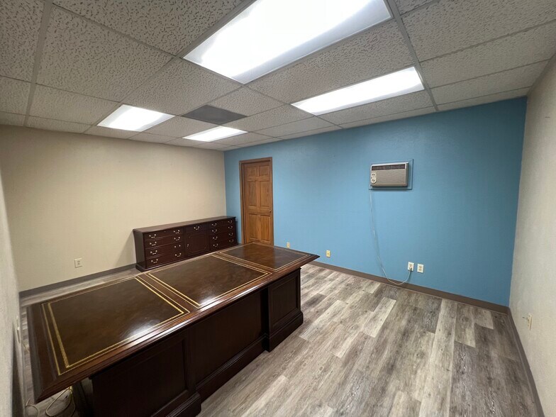 More Photos Of 1190 Explorer St, Duncanville Light Manufacturing For Sale