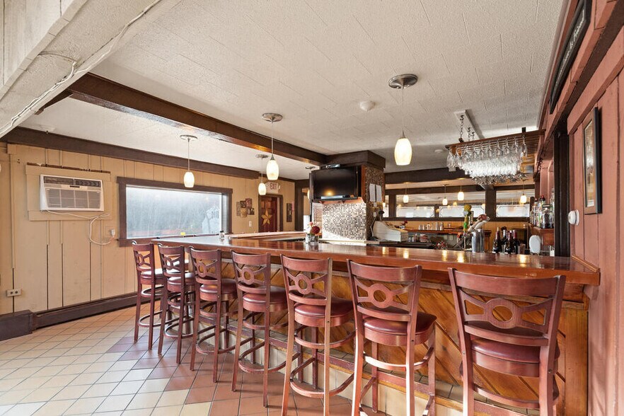 More Photos Of 251 Hampstead St, Methuen Flex For Sale