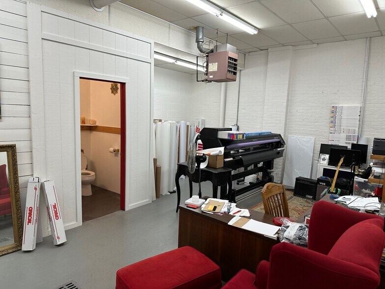 More Photos Of 124 Sheridan Ave, Albany Manufacturing For Sale