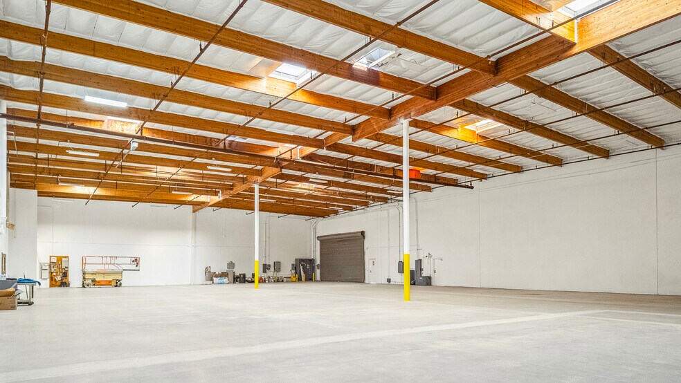 More Photos Of 850 Flynn Rd, Camarillo Warehouse For Sale