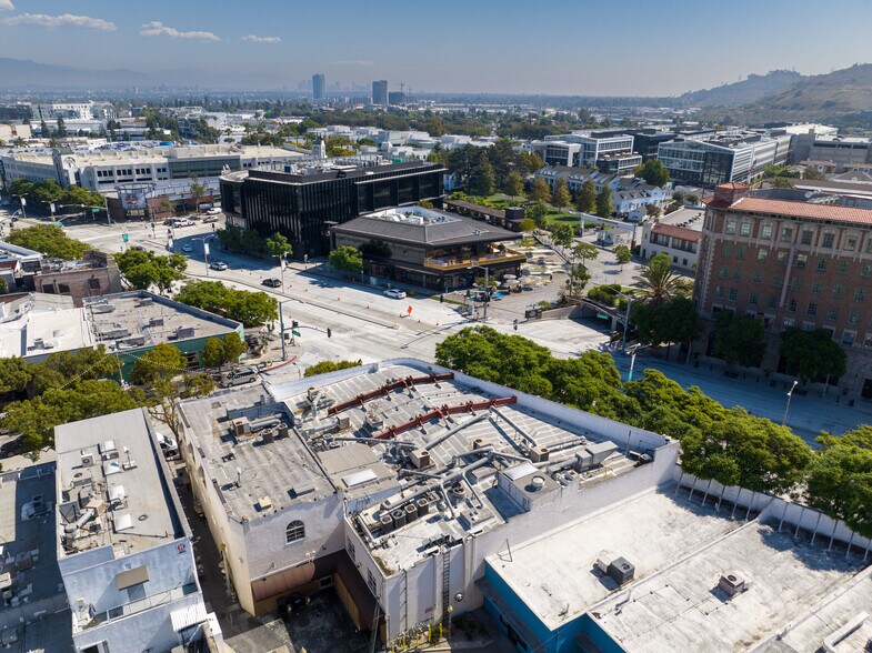 More Photos Of 3847 Main St, Culver City Storefront Retail Office For Lease