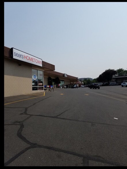 More Photos Of 1039 21st St, Lewiston General Retail For Lease