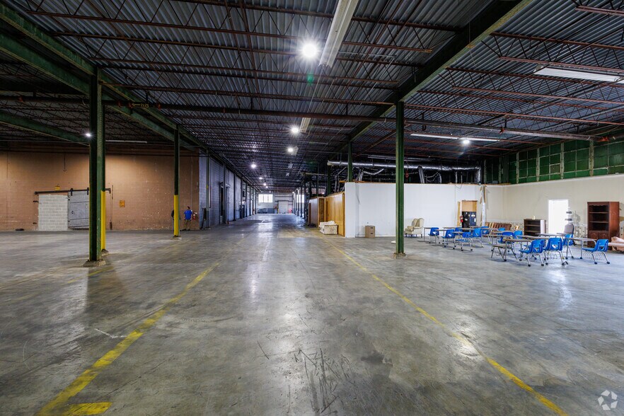 More Photos Of 119 Anderson Ct, Dothan Warehouse For Lease