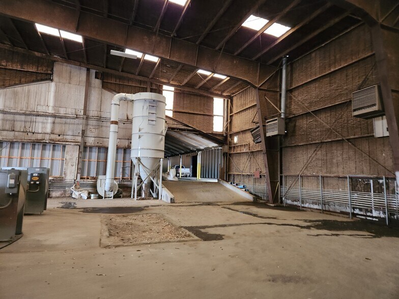 More Photos Of 430 W 8th St, Delta Unknown For Lease