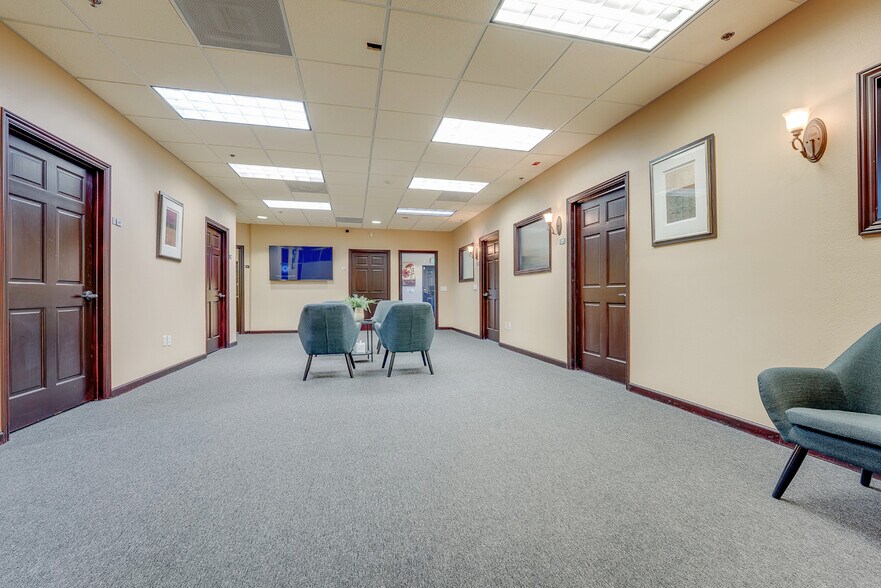 More Photos Of 41911 5th St, Temecula Office For Lease