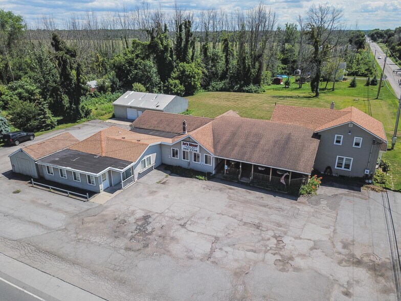 More Photos Of 444 North Ave, Hilton Restaurant For Sale