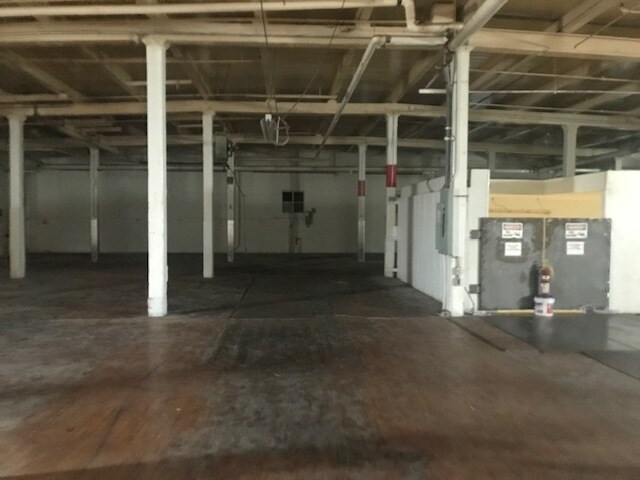 More Photos Of 126 Avenue C, Springfield Manufacturing For Sale