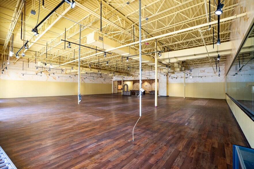 More Photos Of 33550 US Highway 19 N, Palm Harbor Freestanding For Lease