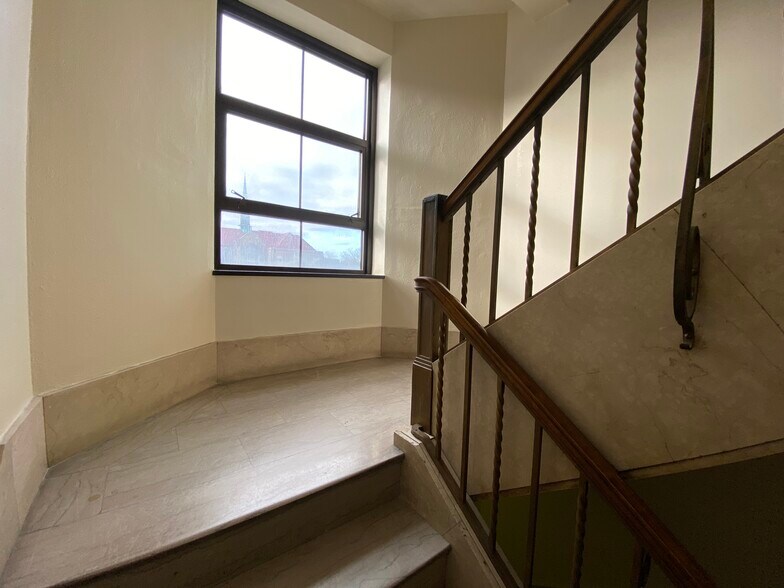 More Photos Of 11 W Monument Ave, Dayton Loft Creative Space For Lease