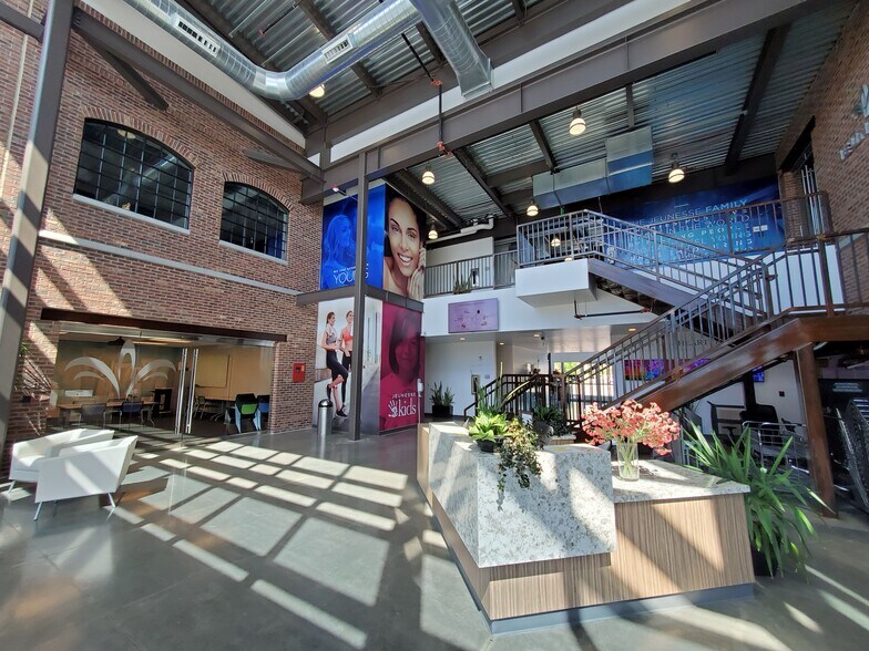 More Photos Of 13867 S Bangerter Pky, Draper Office For Lease