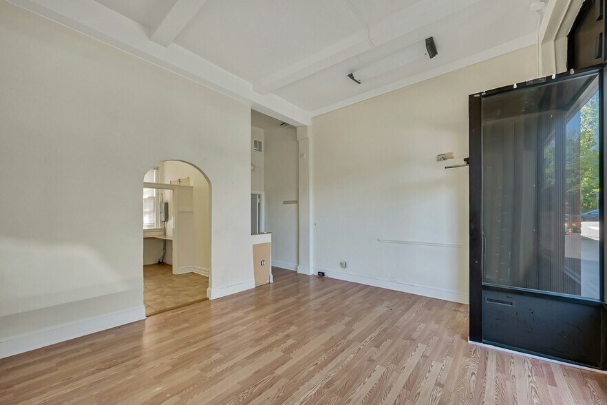 More Photos Of 30 Garth Rd, Scarsdale Office For Lease