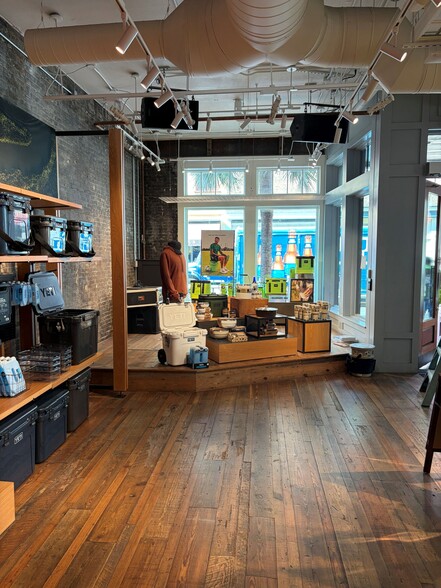 More Photos Of 360 King St, Charleston Hotel For Lease