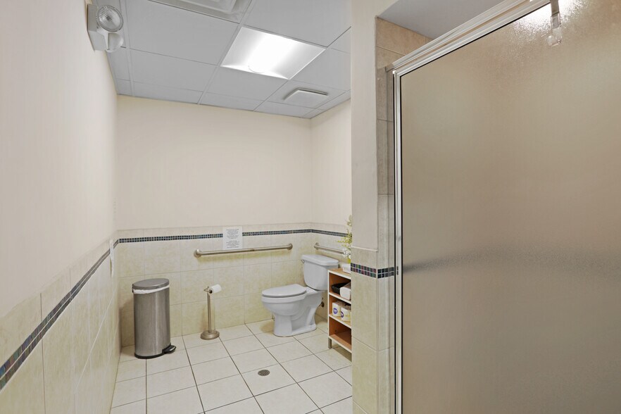 More Photos Of 3780 NW 83rd St, Gainesville Medical For Lease