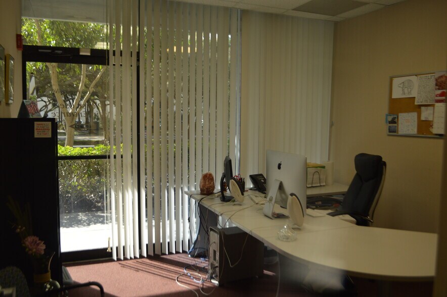 More Photos Of 6000 Park of Commerce Blvd, Boca Raton Distribution For Lease