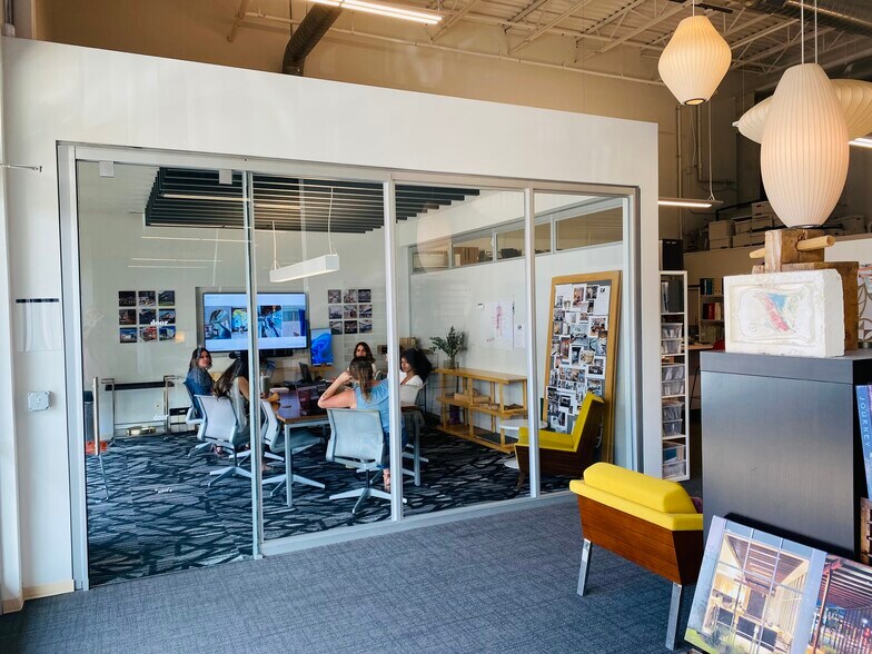 More Photos Of 2301 E Riverside Dr, Austin Storefront Retail Office For Lease