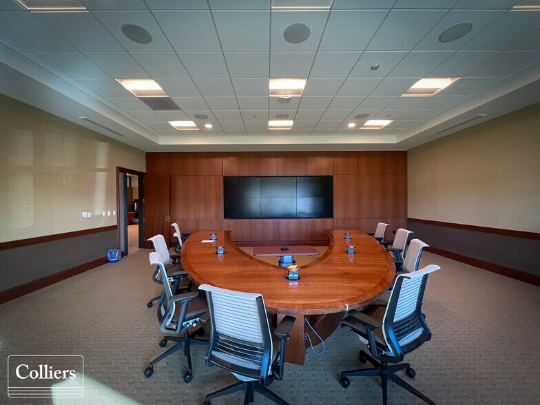 More Photos Of 607 SW F St, Bentonville Office For Lease