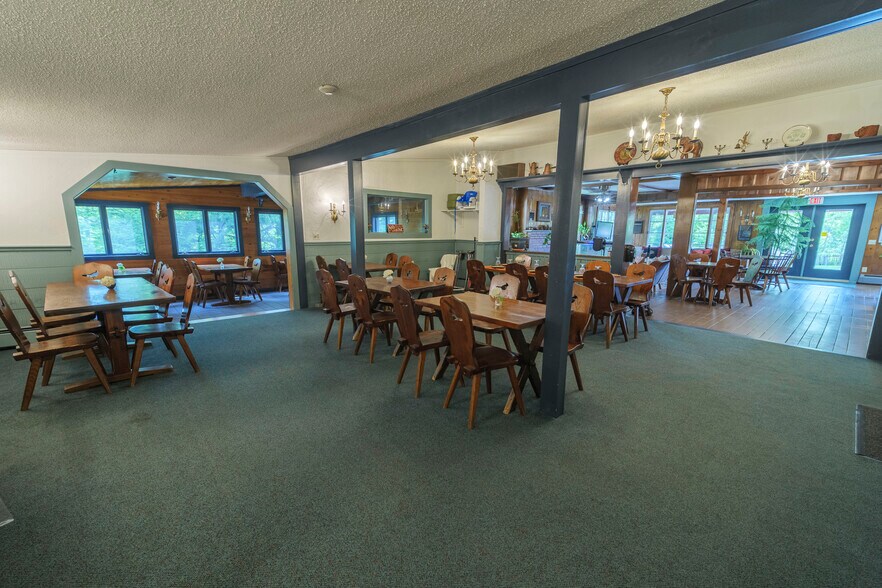 More Photos Of 6 Abroad Rd, West Dover Hotel For Sale
