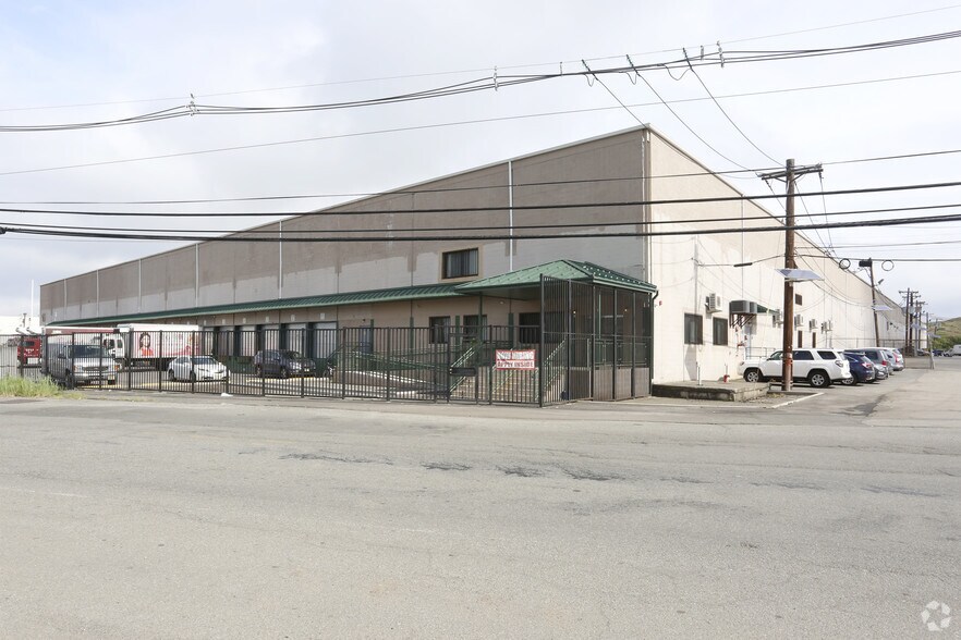 Primary Photo Of 55 Hook Rd, Bayonne Warehouse For Lease