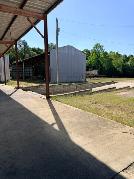 More Photos Of 281 Industrial Blvd, Bishopville Warehouse For Lease
