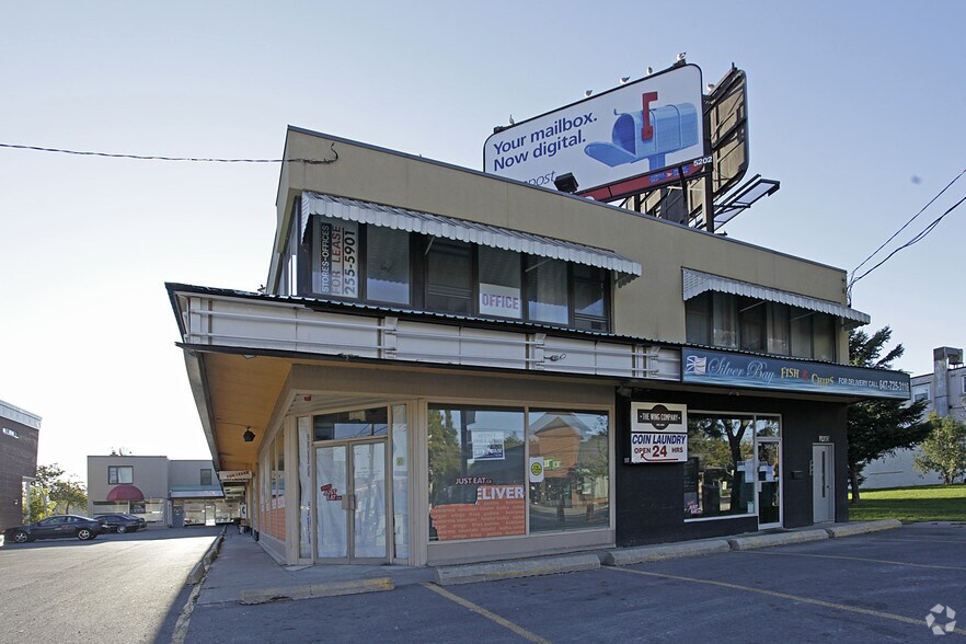 More Photos Of 2479 Lake Shore Blvd W, Toronto Coworking Space