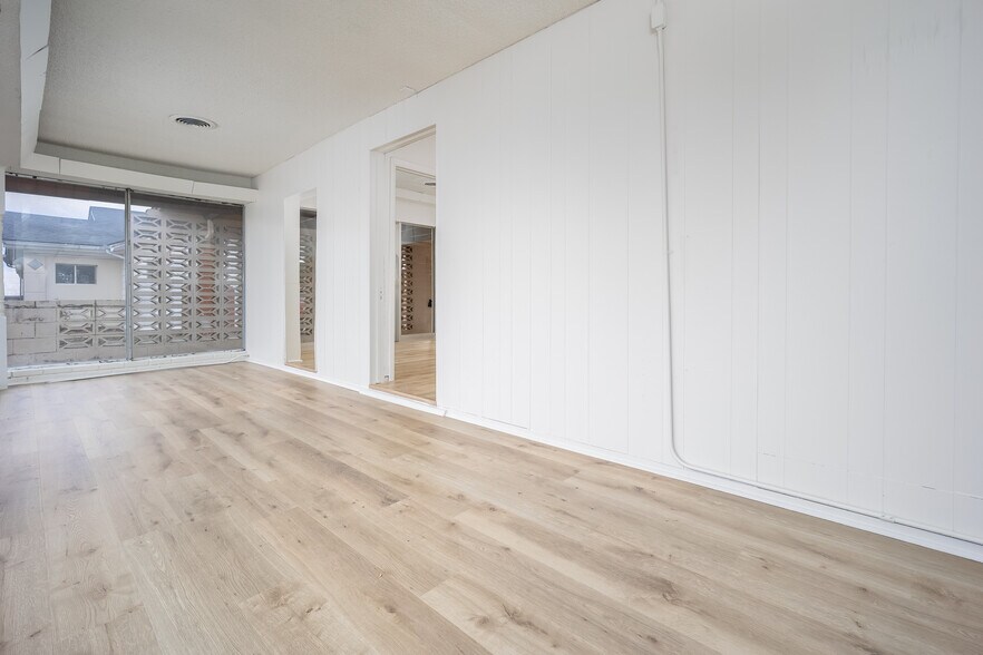 More Photos Of 230 SW 27th St, Oklahoma City Office Residential For Sale