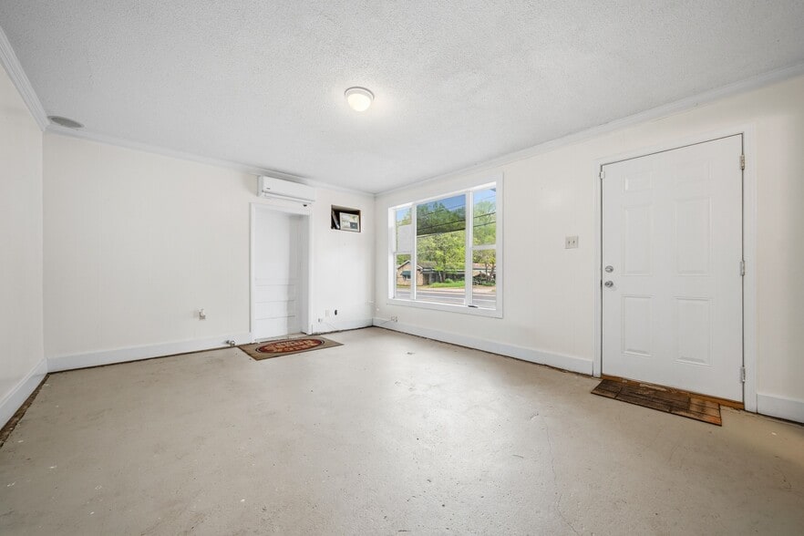 More Photos Of 340 Park Ave, Hot Springs Auto Repair For Sale